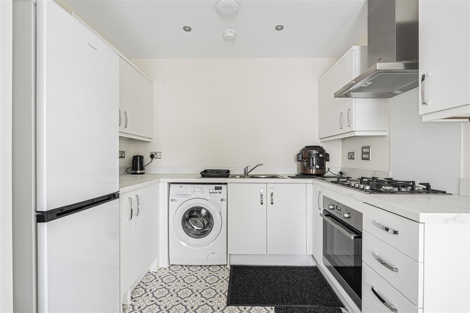 Chough Close, Trevemper, Newquay photo - 3